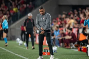 Vitória fora de casa: só 4 pontos em 12 jogos; veja a fala de Ventura
