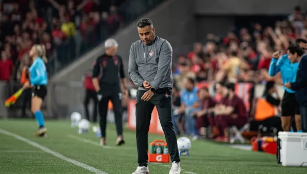 Vitória fora de casa: só 4 pontos em 12 jogos; veja a fala de Ventura