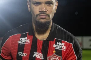 Vitória libera Alex Bruno para o Ba-Vi; veja números do reforço