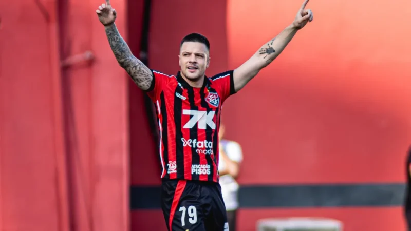 Vitória x Vasco hoje: Kayzer é o carrasco do rival com 6 gols