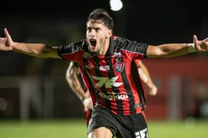 Vitória x Vasco: São Januário confirmado; veja onde assistir