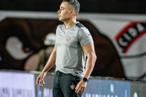Jair Ventura no Vitória: quem é, aproveitamento e a carreira completa