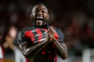 Vitória x Vasco: Ramon sai lesionado; veja o alerta de Jair Ventura