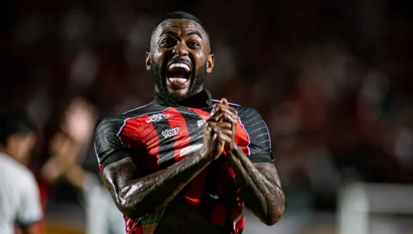 Vitória x Vasco: Ramon sai lesionado; veja o alerta de Jair Ventura